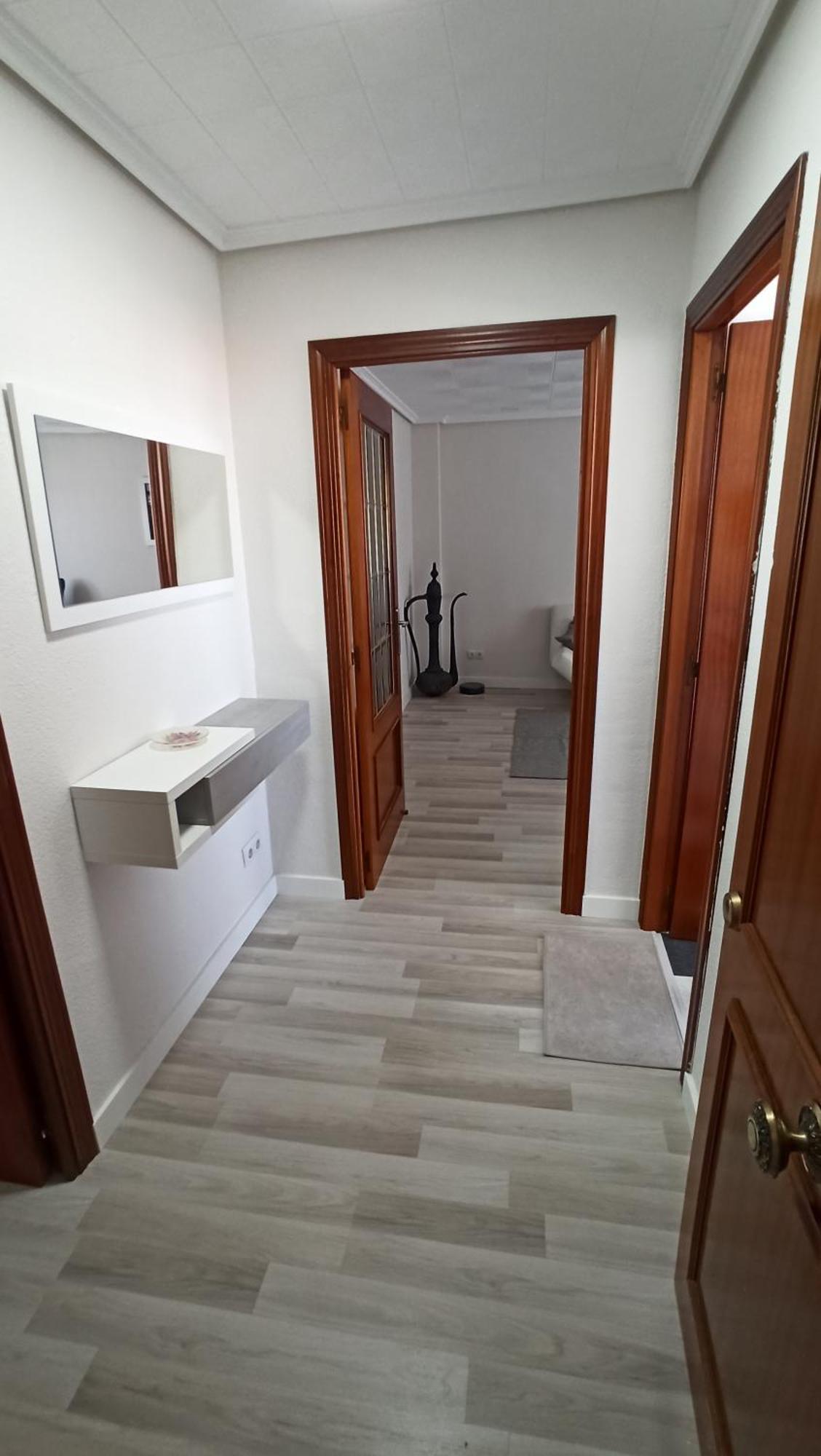 Apartamento En El Cabanyal Enfrente De La Marina Real *